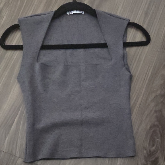 Zara Tops - Zara Gray Fitted Crop Tank Top